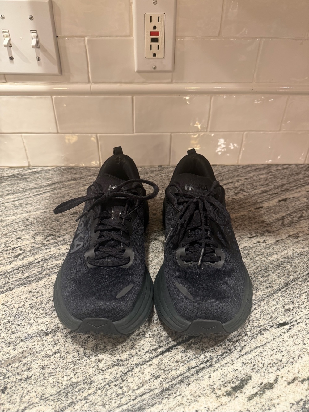 Women’s Hoka Bondi 8 Size 9 - Picture 2 of 10